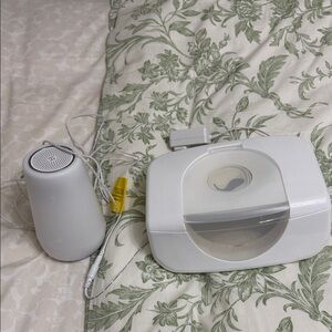 Hatch Rest 2 + Munchkin White Baby Wipe Warmer Machines